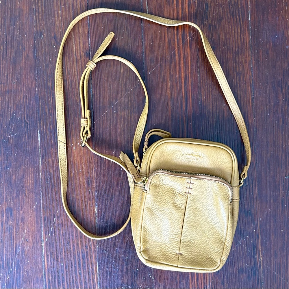 American Leather Co. / NWOT Cleveland Crossbody Mini Bag Tan Pebbled Leather